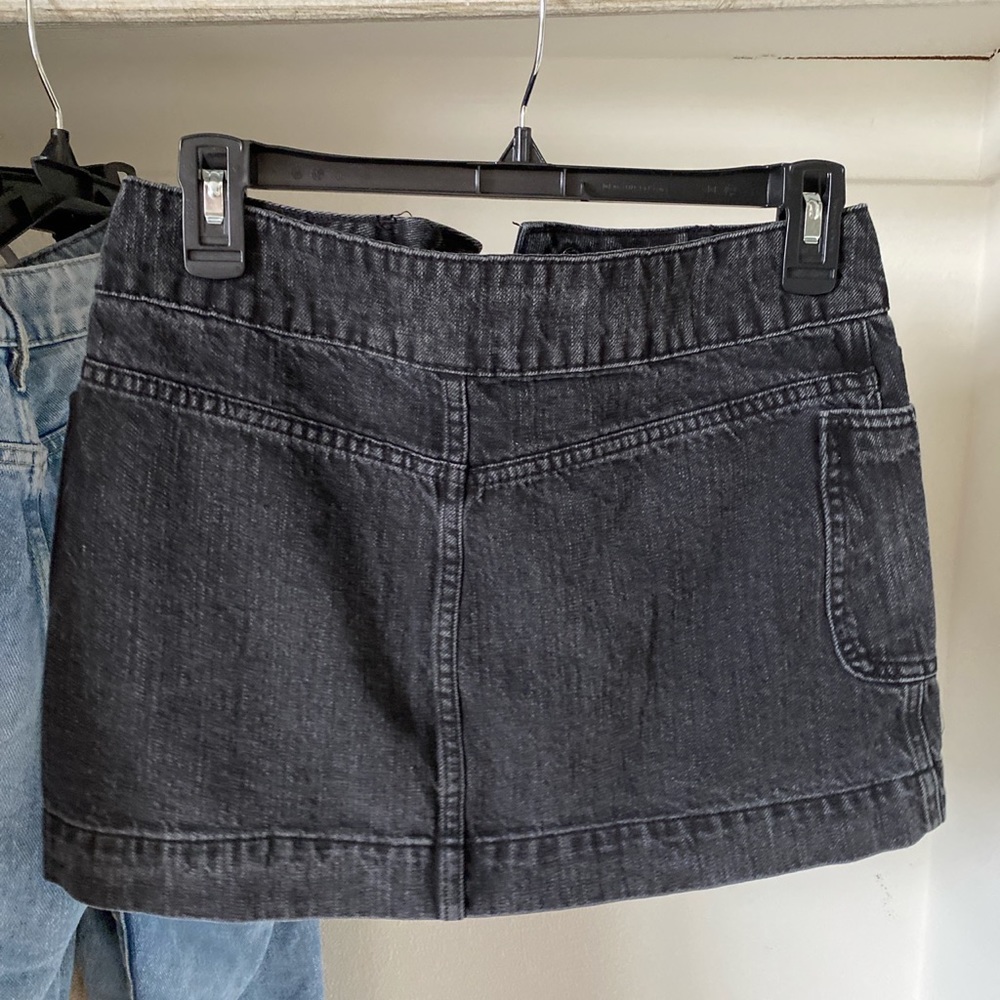Forever 21 Mini black skirt